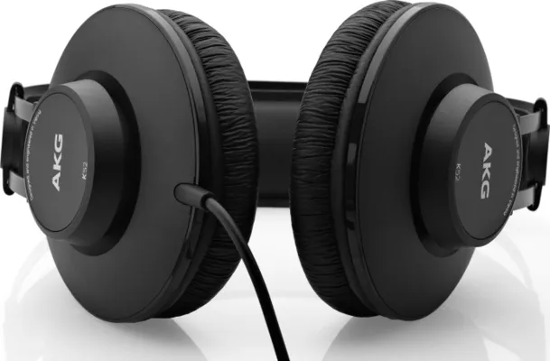 AKG K-52