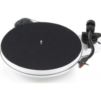 PRO-JECT RPM-1 Carbon White High Gloss / 2M Red
