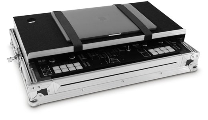 Native Instruments  Traktor Kontrol S4 Flight Case